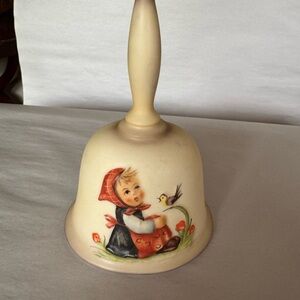 Hummel Cream Bell with Child and Bird Design